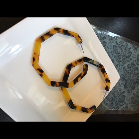 Anthropologie Jewelry - Tortoise shell hoop earrings